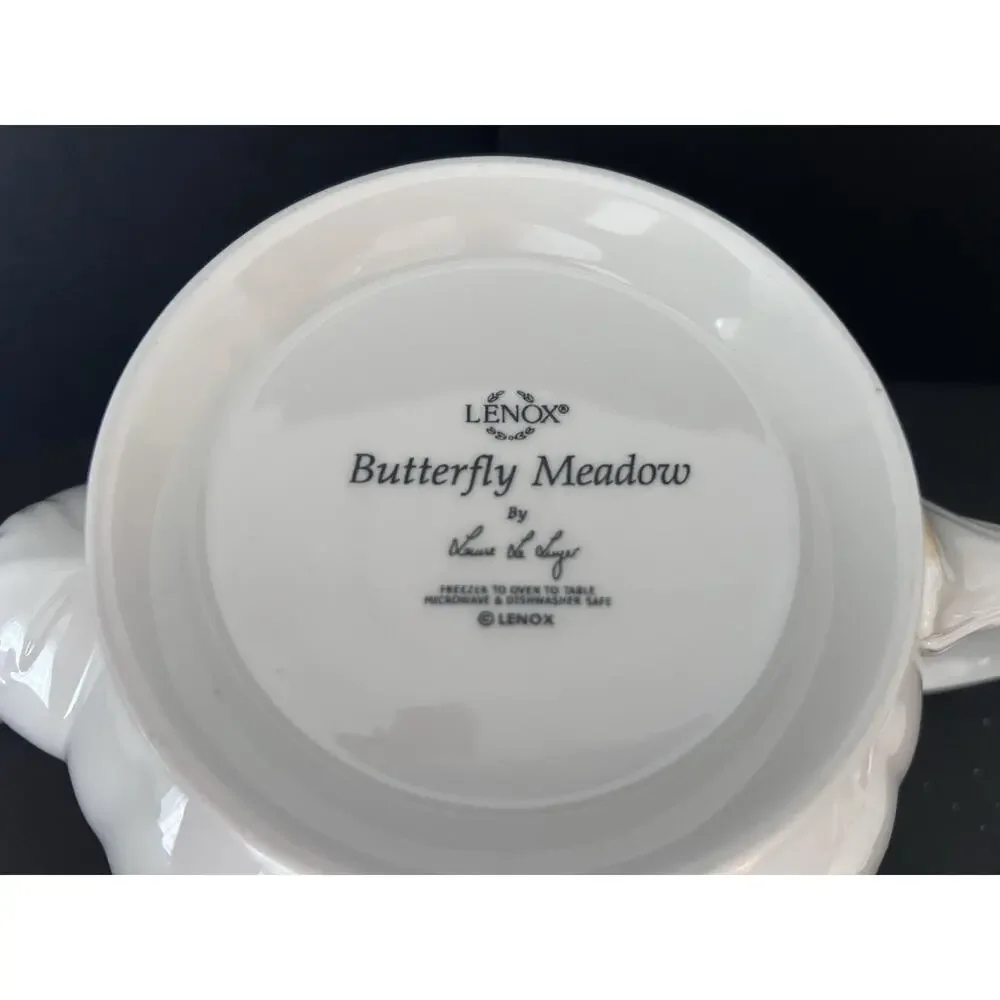 Lenox Butterfly Meadow Teapot with lid Louise De Luyer Blue Flowers Excellent